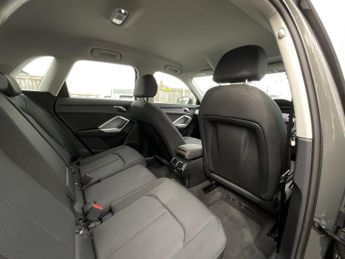 Audi Q3 TECHNIK 45 TFSI E S-A