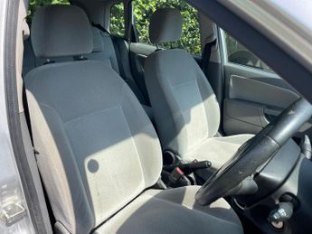Ford Fiesta 1.6 Ghia 5dr