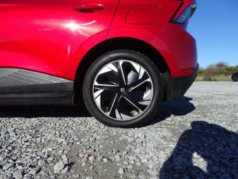 MG MG4 64kWh SE Long Range Auto 5dr