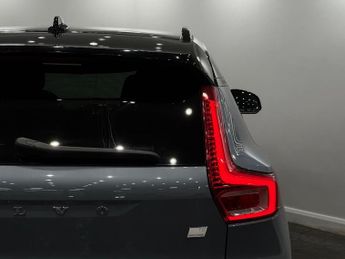 Volvo XC40 1.5h T5 Twin Engine Recharge 10.7kWh R-Design Auto Euro 6 (s/s) 