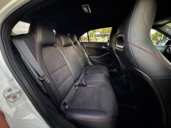 Mercedes-Benz A Class 1.6 A200 AMG Line (Premium) 7G-DCT Euro 6 (s/s) 5dr