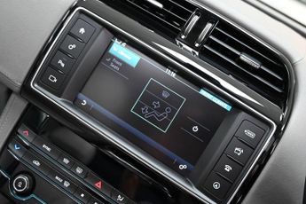 JAGUAR F-PACE 2.0 D180 Portfolio SUV 5dr Diesel Auto AWD Euro 6 (s/s) (180 ps)