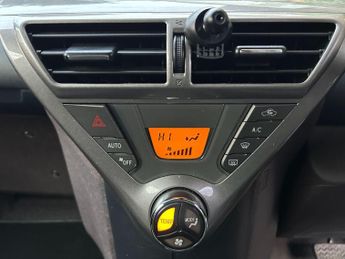 Toyota iQ 1.33 Dual VVT-i 3 Multidrive Euro 4 3dr