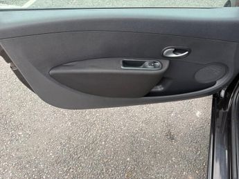 Renault Clio 1.2 16v TomTom 3dr (Tom Tom)