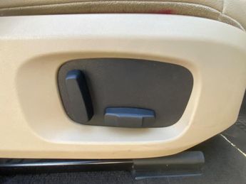 Land Rover Range Rover Evoque 2.0 eD4 SE FWD Euro 6 (s/s) 5dr
