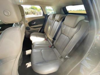 Land Rover Range Rover Evoque 2.0 eD4 SE FWD Euro 6 (s/s) 5dr