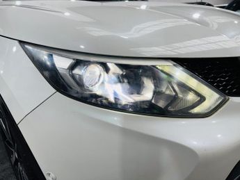 Nissan Qashqai 1.6 dCi Tekna XTRON 2WD Euro 5 (s/s) 5dr