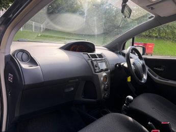 Toyota Yaris 1.33 Dual VVT-i T Spirit Euro 5 (s/s) 5dr