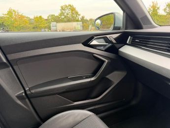 Audi A1 1.0 TFSI 25 S line Sportback S Tronic Euro 6 (s/s) 5dr