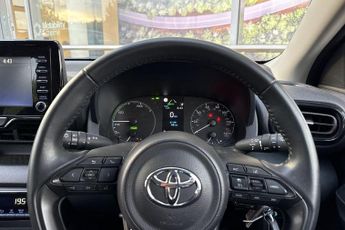 Toyota Yaris 1.5 VVT-h Icon E-CVT Euro 6 (s/s) 5dr