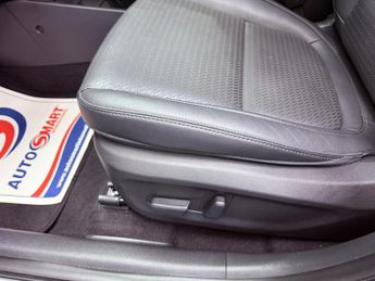 Hyundai KONA 64kWh Premium SE Auto 5dr (7kW Charger)