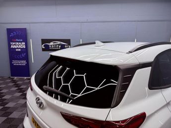 Hyundai KONA 64kWh Premium SE Auto 5dr (7kW Charger)