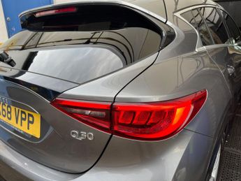 Infiniti Q30 1.6T Luxe DCT Euro 6 (s/s) 5dr