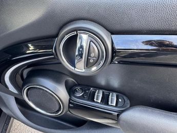MINI Hatch 1.5 Cooper Auto Euro 6 (s/s) 5dr