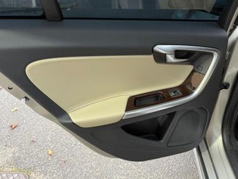 Volvo V60 Cross Country 2.0 D4 Auto AWD Euro 6 (s/s) 5dr
