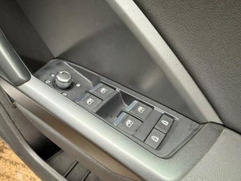 Audi Q3 1.5 TFSI CoD 35 S line S Tronic Euro 6 (s/s) 5dr