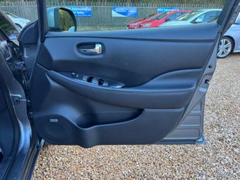 Nissan Leaf 24kWh Tekna Auto 5dr