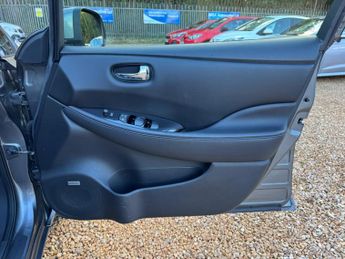 Nissan Leaf 24kWh Tekna Auto 5dr