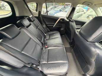 Toyota RAV4 2.2 D-CAT Invincible Auto 4WD Euro 5 5dr