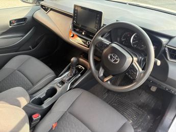 Toyota Corolla 1.8 VVT-h CVT Euro 6 (s/s) 5dr
