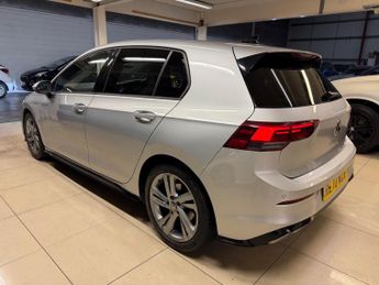Volkswagen Golf 1.5 eTSI MHEV R-Line DSG Euro 6 (s/s) 5dr