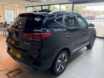 MG MG ZS 72.6kWh Trophy Long Range Auto 5dr