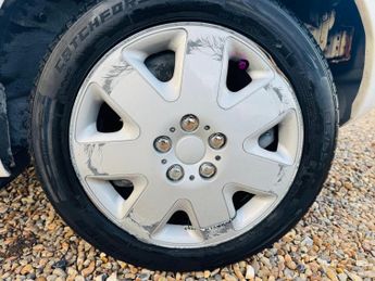 Vauxhall Viva 1.0i SE Euro 6 5dr