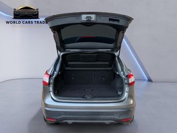 Nissan Qashqai 1.6 dCi Tekna XTRON 2WD Euro 6 (s/s) 5dr