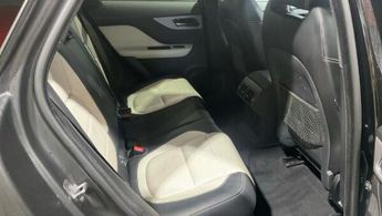 Jaguar F-PACE 2.0 D180 R-Sport Auto AWD Euro 6 (s/s) 5dr