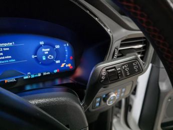 Ford Kuga 2.5 Duratec 14.4kWh ST-Line X Edition CVT Euro 6 (s/s) 5dr