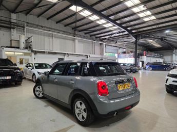 MINI Hatch 1.5 Cooper Auto Euro 6 (s/s) 5dr
