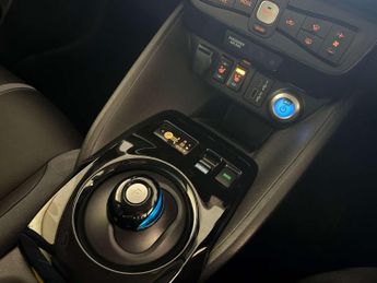 Nissan Leaf 39kWh Tekna Hatchback 5dr Electric Auto (150 ps)