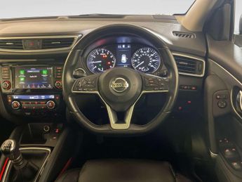 Nissan Qashqai 1.3 DIG-T N-Motion SUV 5dr Petrol Manual Euro 6 (s/s) (140 ps)