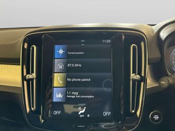 Volvo XC40 2.0 T4 Momentum SUV 5dr Petrol Auto AWD Euro 6 (s/s) (190 ps)