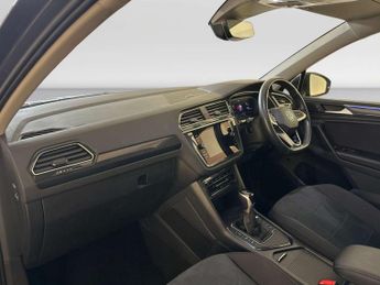 Volkswagen Tiguan 1.5 TSI Elegance SUV 5dr Petrol DSG Euro 6 (s/s) (150 ps)