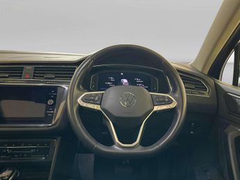 Volkswagen Tiguan 1.5 TSI Elegance SUV 5dr Petrol DSG Euro 6 (s/s) (150 ps)