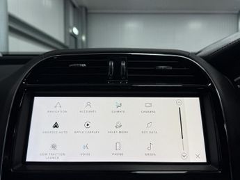 Jaguar XE 2.0 D200 MHEV S Auto Euro 6 (s/s) 4dr