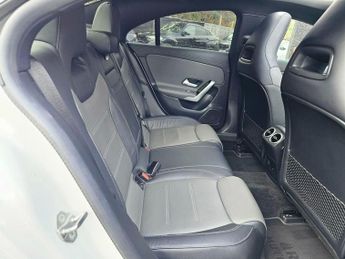 Mercedes-Benz CLA 1.3 CLA250e 15.6kWh AMG Line Night Edition (Premium Plus) Coupe 