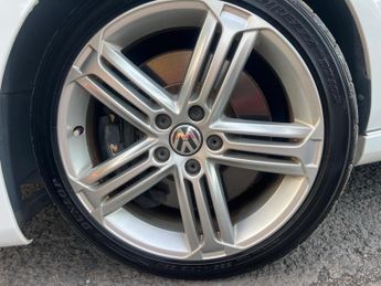 Volkswagen Golf 2.0 TSI R (Leather) Hatchback 5dr Petrol DSG 4Motion Euro 5 (270