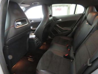 Mercedes-Benz GLA 2.1 GLA200d AMG Line 7G-DCT Euro 6 (s/s) 5dr
