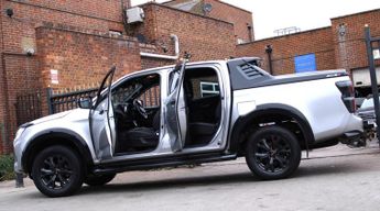 Isuzu D-Max 1.9 TD V-Cross Auto 4WD Euro 6 (s/s) 4dr