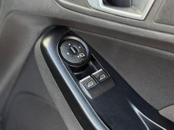 Ford Fiesta 1.0T EcoBoost ST-Line Euro 6 (s/s) 3dr