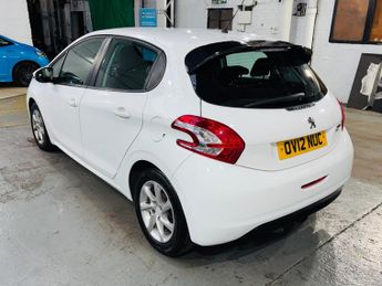 Peugeot 208 1.4 e-HDi Active EGC Euro 5 (s/s) 5dr
