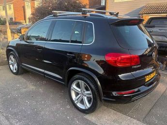 Volkswagen Tiguan 2.0 TDI BlueMotion Tech R-Line DSG 4WD Euro 5 (s/s) 5dr (Nav)