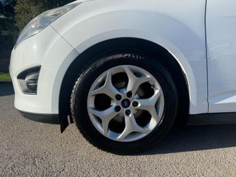 Ford C-Max 1.6 Zetec Euro 5 5dr