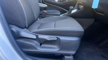 Toyota Yaris 1.5 VVT-h Design Hatchback 5dr Petrol Hybrid E-CVT Euro 6 (s/s) 