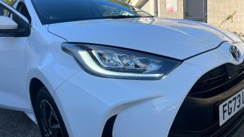 Toyota Yaris 1.5 VVT-h Design Hatchback 5dr Petrol Hybrid E-CVT Euro 6 (s/s) 