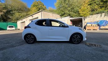 Toyota Yaris 1.5 VVT-h Design Hatchback 5dr Petrol Hybrid E-CVT Euro 6 (s/s) 