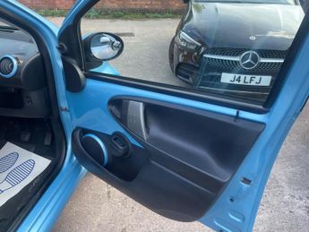 Toyota AYGO 1.0 VVT-i Move MultiMode Euro 5 5dr