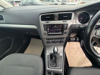 Volkswagen Golf 1.6 TDI BlueMotion Tech SE DSG Euro 5 (s/s) 5dr